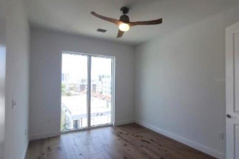 Condo in Saint Petersburg, Florida, 2 bedrooms № 2117971 - photo 22
