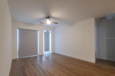 Condo in Saint Petersburg, Florida, 2 bedrooms № 2117971 - photo 16
