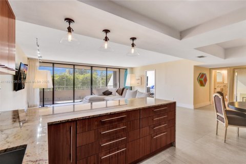 Condo in Miami, Florida, 2 bedrooms № 1790213 - photo 28
