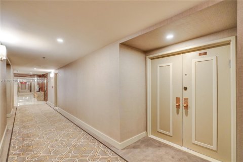 Condo in Miami, Florida, 2 bedrooms № 1790213 - photo 15