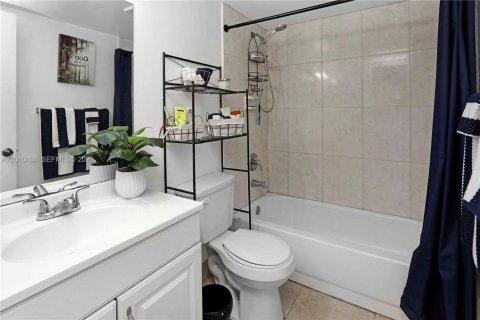 Condominio en venta en Cutler Bay, Florida, 2 dormitorios, 103.4 m2 № 2075239 - foto 7