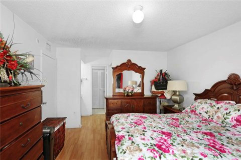 Condominio en venta en Cutler Bay, Florida, 2 dormitorios, 103.4 m2 № 2075239 - foto 4