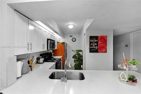 Condominio en venta en Cutler Bay, Florida, 2 dormitorios, 103.4 m2 № 2075239 - foto 14