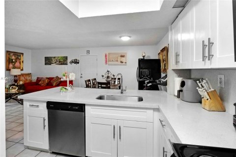 Condominio en venta en Cutler Bay, Florida, 2 dormitorios, 103.4 m2 № 2075239 - foto 16
