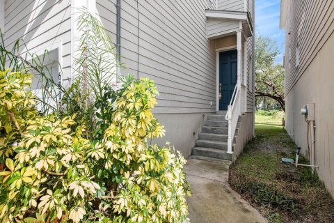 Touwnhouse à louer à Tampa, Floride: 3 chambres, 179.86 m2 № 2156558 - photo 4