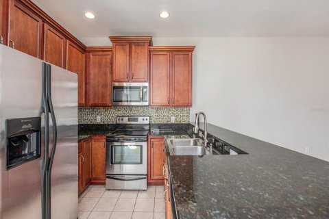 Touwnhouse à louer à Tampa, Floride: 3 chambres, 179.86 m2 № 2156558 - photo 17