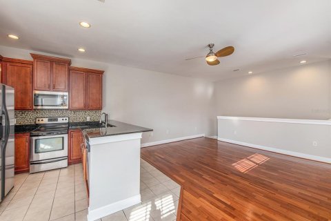 Touwnhouse à louer à Tampa, Floride: 3 chambres, 179.86 m2 № 2156558 - photo 20