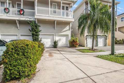 Touwnhouse à louer à Tampa, Floride: 3 chambres, 179.86 m2 № 2156558 - photo 3