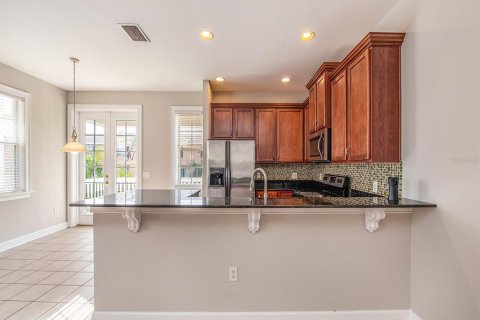 Touwnhouse à louer à Tampa, Floride: 3 chambres, 179.86 m2 № 2156558 - photo 18