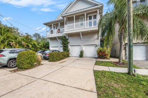 Touwnhouse à louer à Tampa, Floride: 3 chambres, 179.86 m2 № 2156558 - photo 2