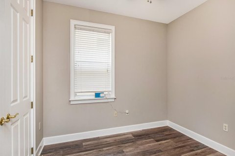 Touwnhouse à louer à Tampa, Floride: 3 chambres, 179.86 m2 № 2156558 - photo 9