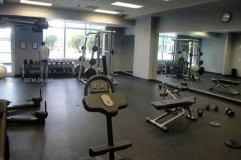 Condo in Miami, Florida, 2 bedrooms  № 2081410 - photo 25