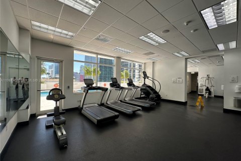 Condo in Miami, Florida, 2 bedrooms  № 2081410 - photo 24