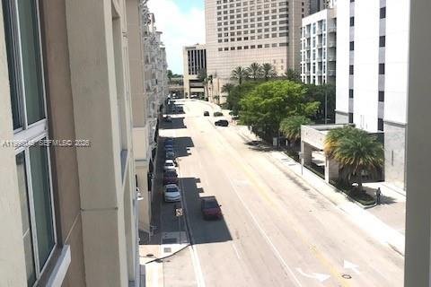 Copropriété à louer à Miami, Floride: 1 chambre, 78.41 m2 № 2059169 - photo 18