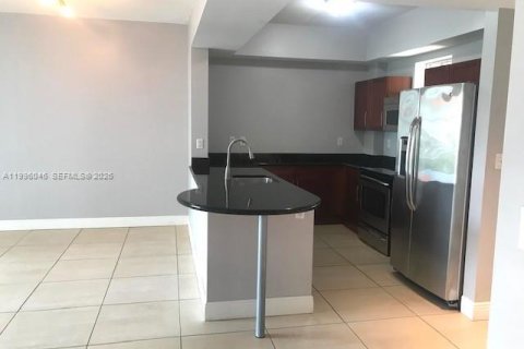 Copropriété à louer à Miami, Floride: 1 chambre, 78.41 m2 № 2059169 - photo 6