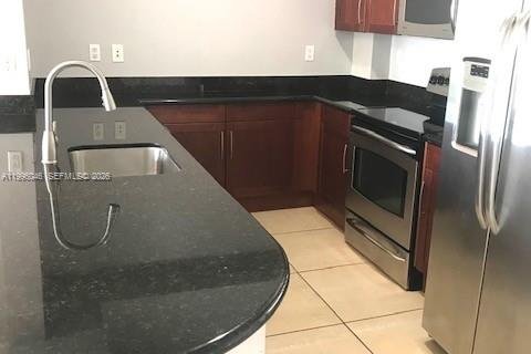 Copropriété à louer à Miami, Floride: 1 chambre, 78.41 m2 № 2059169 - photo 3