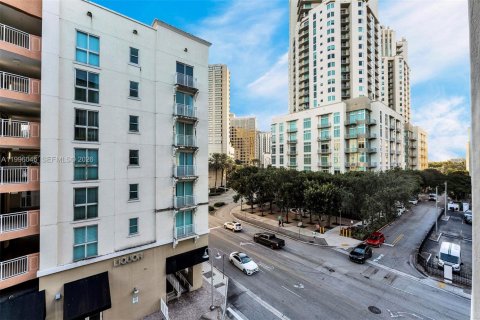 Copropriété à louer à Miami, Floride: 1 chambre, 78.41 m2 № 2059169 - photo 24