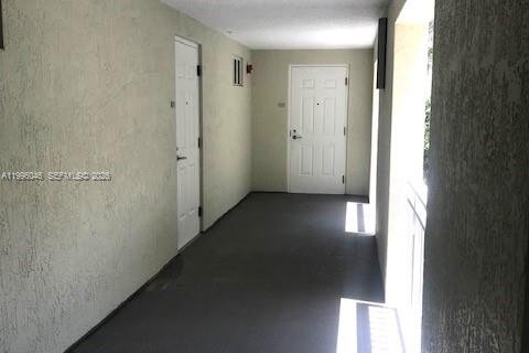 Copropriété à louer à Miami, Floride: 1 chambre, 78.41 m2 № 2059169 - photo 14