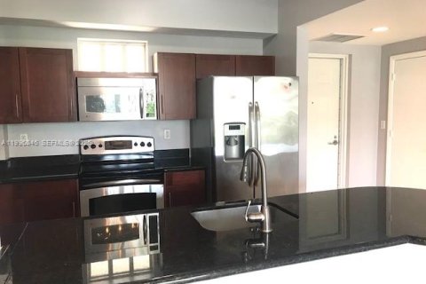 Copropriété à louer à Miami, Floride: 1 chambre, 78.41 m2 № 2059169 - photo 5