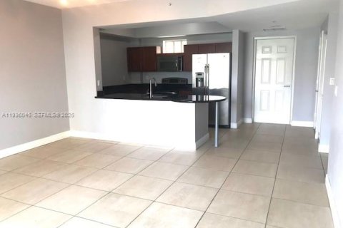 Copropriété à louer à Miami, Floride: 1 chambre, 78.41 m2 № 2059169 - photo 2