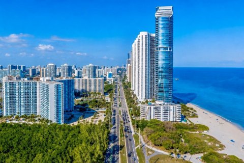 Condo à Sunny Isles Beach, Floride, 2 chambres  № 2193476