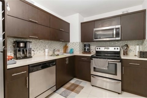 Condo in Sunny Isles Beach, Florida, 2 bedrooms  № 2193476 - photo 12