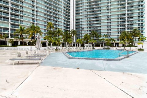 Condo in Sunny Isles Beach, Florida, 2 bedrooms  № 2193476 - photo 23