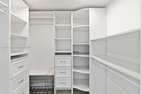 House in Plantation, Florida 3 bedrooms, 147.53 sq.m. № 2069375 - photo 13