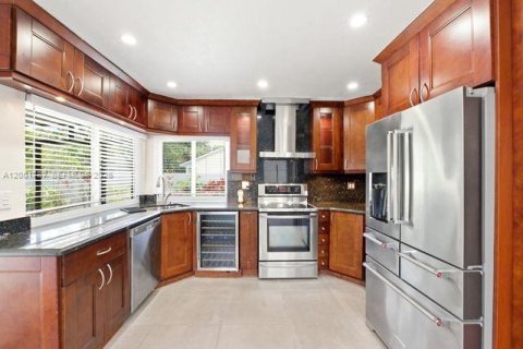 House in Plantation, Florida 3 bedrooms, 147.53 sq.m. № 2069375 - photo 7