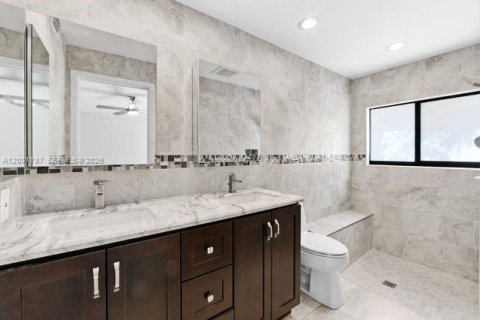 House in Plantation, Florida 3 bedrooms, 147.53 sq.m. № 2069375 - photo 11