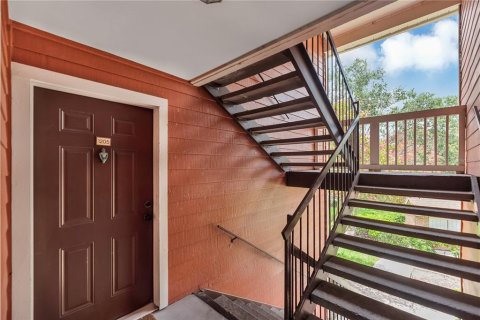 Condo in Saint Petersburg, Florida, 1 bedroom № 2211535 - photo 14