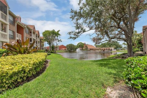 Condo in Saint Petersburg, Florida, 1 bedroom № 2211535 - photo 15