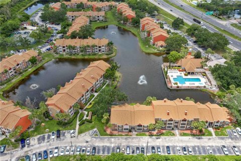 Condo in Saint Petersburg, Florida, 1 bedroom № 2211535 - photo 20