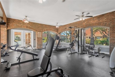 Condo in Saint Petersburg, Florida, 1 bedroom № 2211535 - photo 18