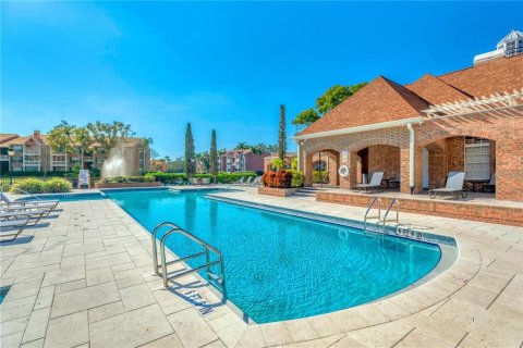 Condo in Saint Petersburg, Florida, 1 bedroom № 2211535 - photo 19