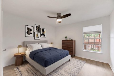 Condo in Saint Petersburg, Florida, 1 bedroom № 2211535 - photo 11
