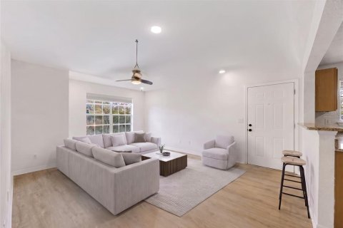 Condo in Saint Petersburg, Florida, 1 bedroom № 2211535 - photo 4