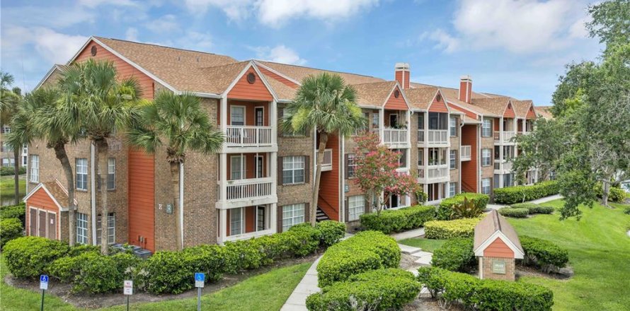 Condo in Saint Petersburg, Florida, 1 bedroom № 2211535