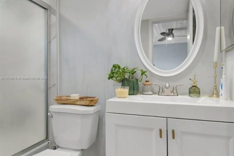 Condo in Fort Lauderdale, Florida, 1 bedroom  № 1762469 - photo 17