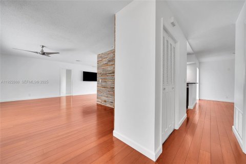 Купить виллу или дом в Плантация, Флорида 4 спальни, 203.64м2, № 1976728 - фото 6