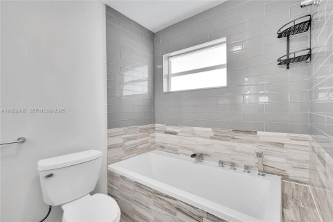 Купить виллу или дом в Плантация, Флорида 4 спальни, 203.64м2, № 1976728 - фото 20