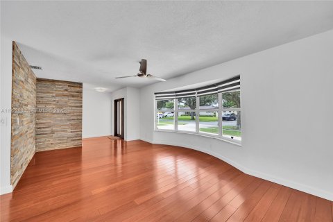 Купить виллу или дом в Плантация, Флорида 4 спальни, 203.64м2, № 1976728 - фото 10