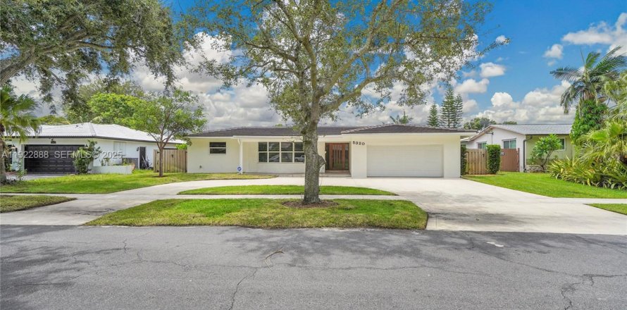 Дом в Плантация, Флорида 4 спальни, 203.64м2 № 1976728