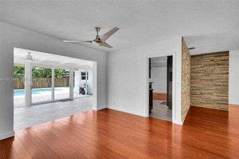 Купить виллу или дом в Плантация, Флорида 4 спальни, 203.64м2, № 1976728 - фото 13