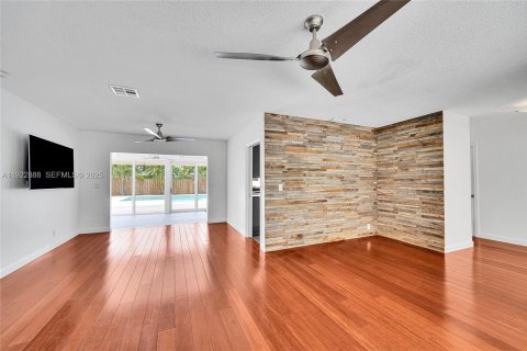 Купить виллу или дом в Плантация, Флорида 4 спальни, 203.64м2, № 1976728 - фото 11