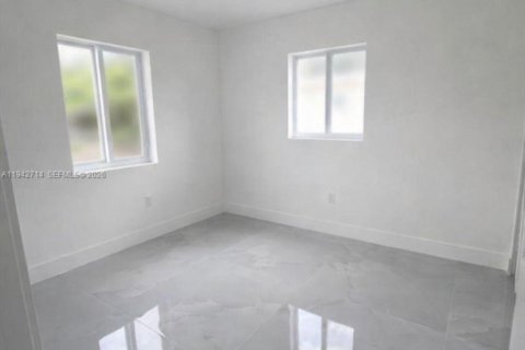 House in Fort Lauderdale, Florida 2 bedrooms, 114.92 sq.m. № 2000286 - photo 6