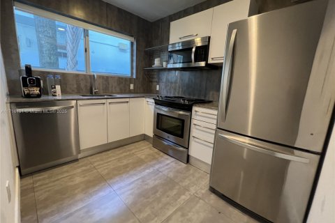 Condominio en venta en Miami Beach, Florida, 2 dormitorios, 75.81 m2 № 1860020 - foto 26