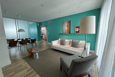 Condominio en venta en Miami Beach, Florida, 2 dormitorios, 75.81 m2 № 1860020 - foto 17