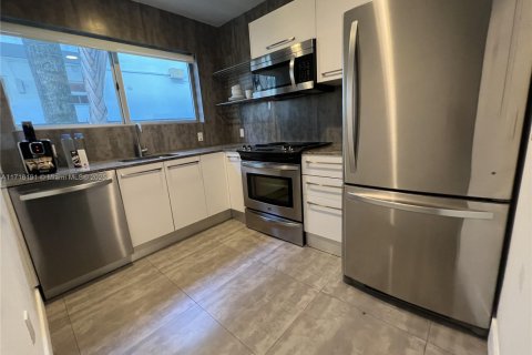 Condominio en venta en Miami Beach, Florida, 2 dormitorios, 75.81 m2 № 1860020 - foto 27