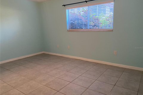 Condo in Sarasota, Florida, 2 bedrooms № 2402748 - photo 10